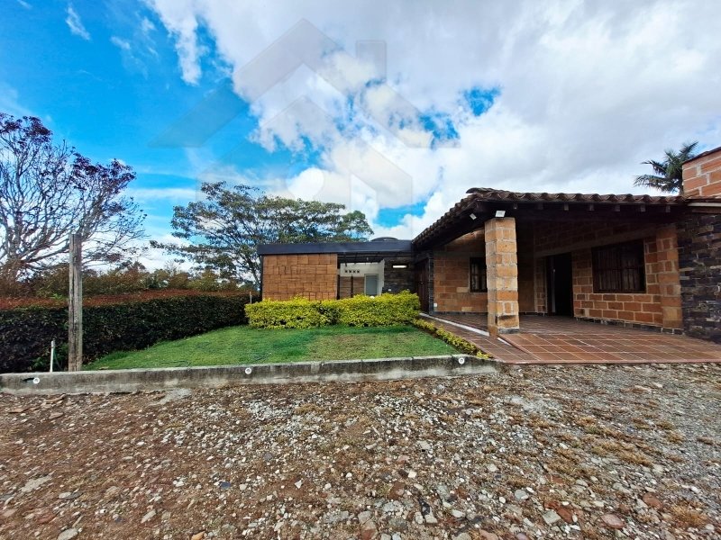 Casa-Finca disponible para Arriendo en La Ceja El Higuerón Foto numero 1