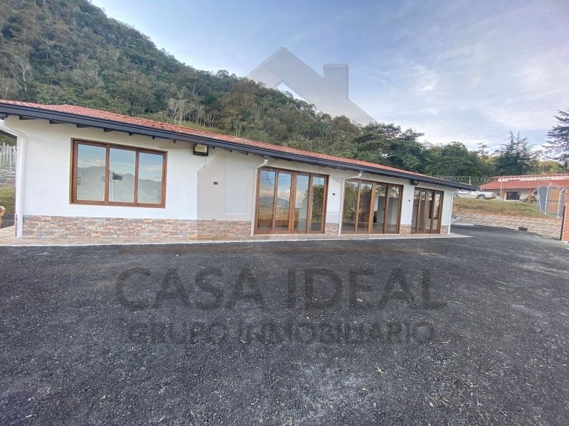 Casa-Finca disponible para Arriendo en La Ceja Santa Teresa Foto numero 1